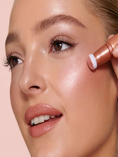 Charlotte Tilbury Beauty Light Wand Peachgasm Highlighter Blush